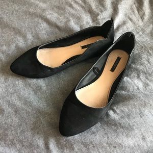 Black scalloped flats